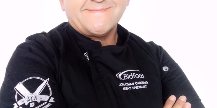 Jonathan Cárdenas, gerente de categoría en Bidfood Chile:  “Los desafíos más importantes que enfrentamos en el área del food service son construir nuevos puentes con nuestros clientes, tanto en lo comunicacional, como en lo operativo”