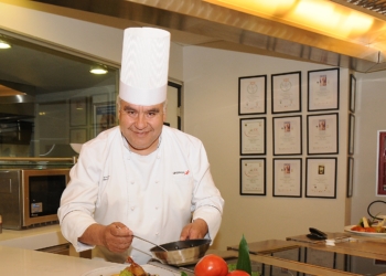 Ricardo Briceño, chef ejecutivo de Minería y Sitios Remotos Aramark: “Saber que alguien disfruta con lo que tú preparas es muy gratificante”