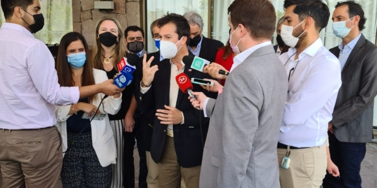 Gremios solicitan al gobierno terminar con discriminaciones del plan Paso a Paso  y definir aforos considerando realidad sanitaria del país y evidencia científica disponible