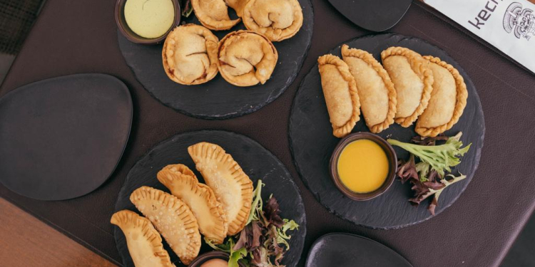 Las Fiestas Patrias se viven en BordeRío: sepa dónde disfrutar empanadas del  mundo y terremotos más innovadores