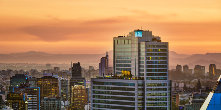 AC Hotel Santiago Costanera Center:   La combinación perfecta entre excelente comida y una vista increíble