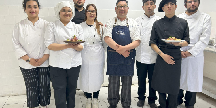 3er Desafío Gastronómico: Estudiantes de Lota y Coronel participan con preparaciones de comida fusión