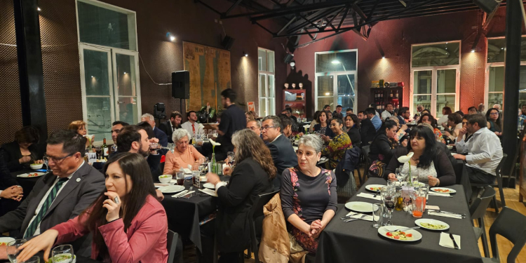 Con presencia de un centenar de socios y autoridades, Cámara de Comercio y Turismo de Valparaíso celebra 100 años con cena de gala en el Barrio Puerto