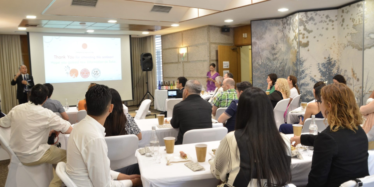 La Embajada de Japón abre sus puertas a comunicadores e influenciadores para una exclusiva masterclass sobre Sake con el renombrado Sommelier Toshio Ueno