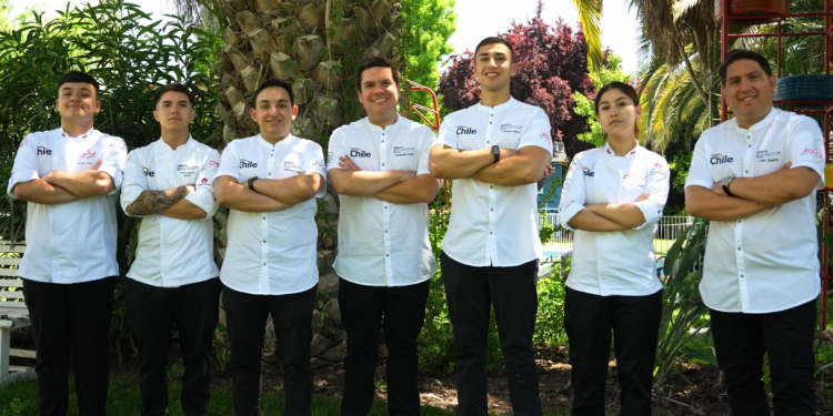 Equipo chileno liderado por el Chef Roberto Vallejos ya está en Francia para competir en la final mundial del Bocuse d´Or