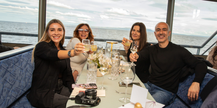 Hito gastronómico en la Patagonia: Así fue la primera cena por el Estrecho de Magallanes