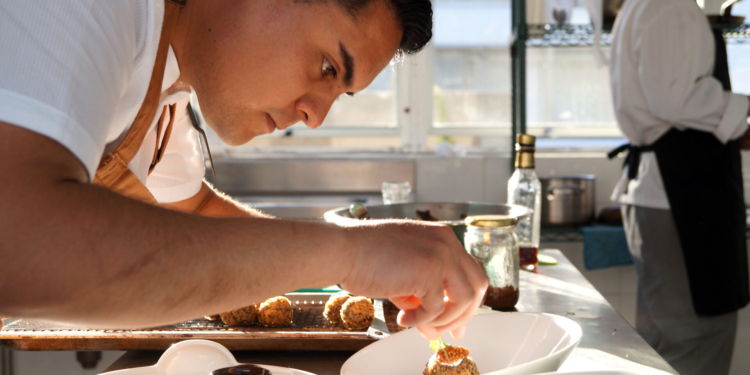 Navidad impulsa la valorización del oficio alguero