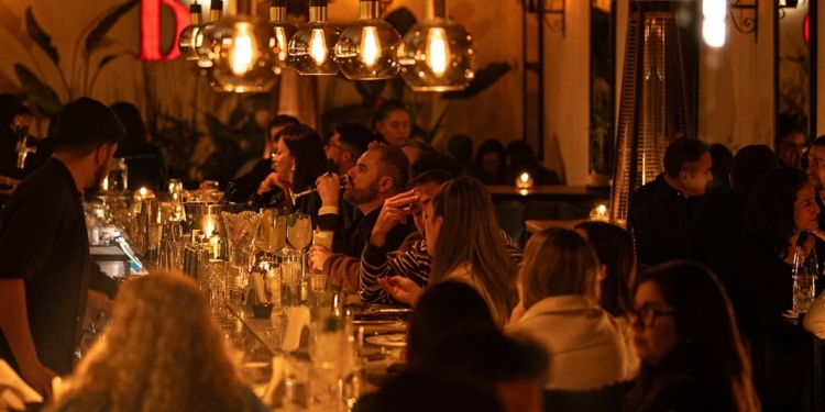 Nueva carta Verano 2026: Backroom redefine la noche en Santiago: coctelería de autor, gastronomía y jazz en vivo hasta las 4 AM
