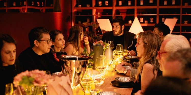 Connectors Dinner: cuando la mesa se convierte en punto de encuentro creativo en W Santiago