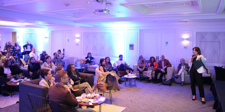 Pucón se toma Santiago y lanza su ambiciosa campaña “Pucón te espera 2026” para conquistar turistas todo el año