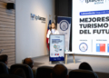 Feguitur e Iplacex buscan a los mejores guías de turismo de Chile
