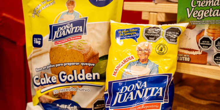 Doña Juanita presentó sus nuevas soluciones de pastelería en el encuentro “Entre Capas y Sabores”