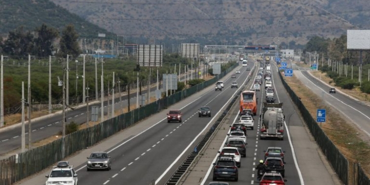 Fedetur y Duoc UC revelan cómo viajan los chilenos en fines de semana largos: cercanía, planificación y gasto acotado marcan la tendencia