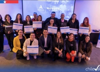 Novotel Santiago Las Condes y Centro Ecerlab impulsan importante proceso de certificación de competencias