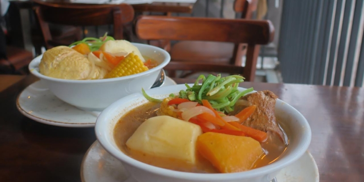 Cazuelas de pollo y vacuno