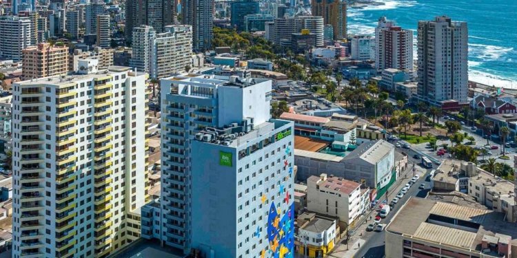 Ibis Styles Antofagasta: el color del confort moderno en la Perla del Norte