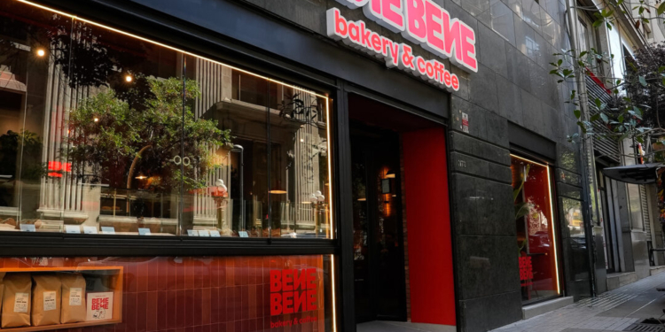 Bene Bene abre en Santiago Centro con respaldo de autoridades a la revitalización del caso histórico